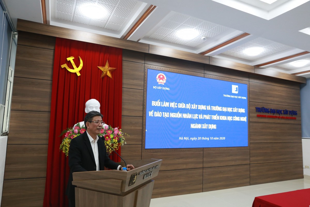 Working session between the Ministry of Construction and the University of Construction on human resource training and scientific and technological development in the construction industry.