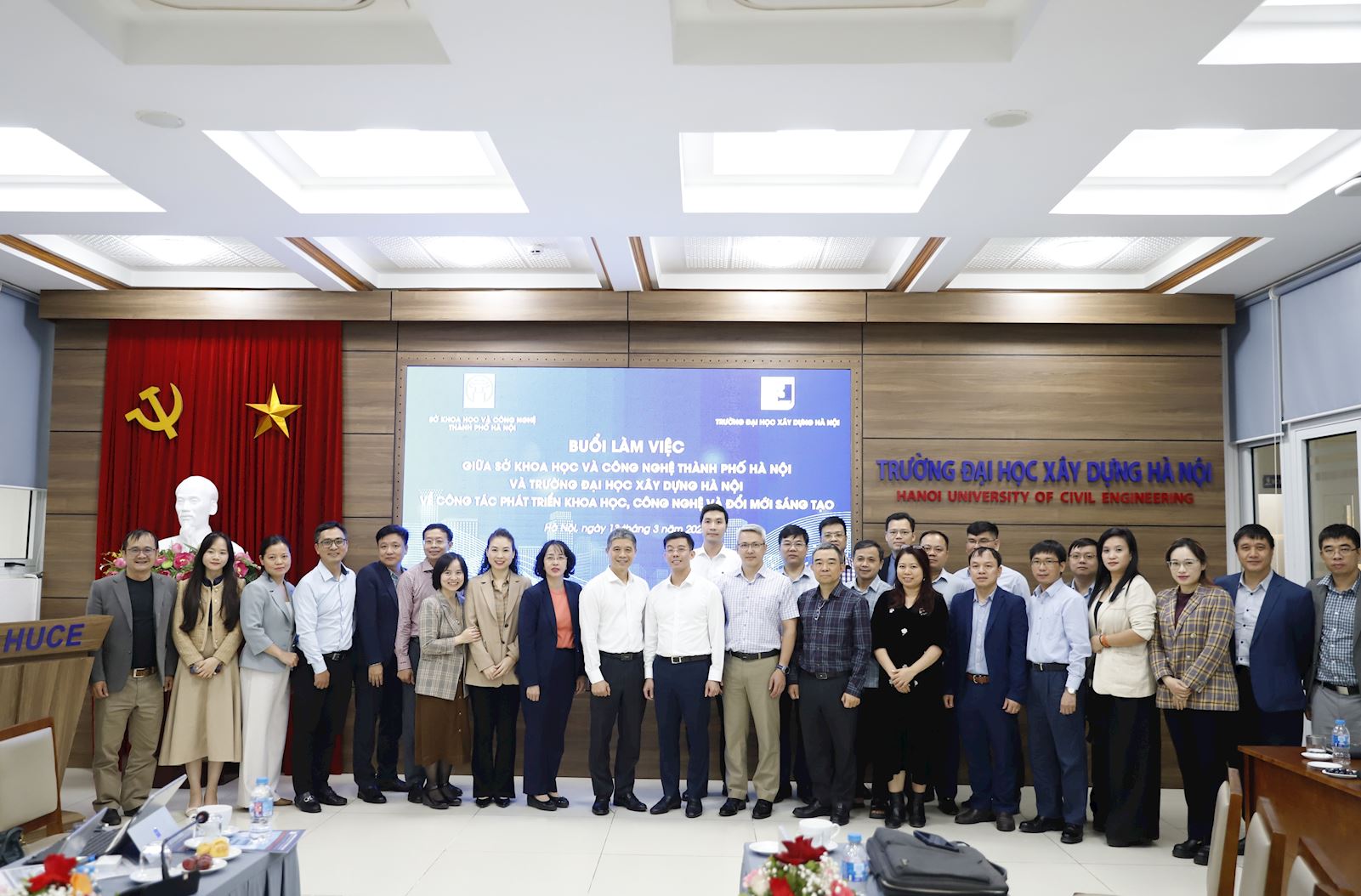 Hanoi University of Civil Engineering is working with the Hanoi Department of Science and Technology on the development of science, technology, and innovation.