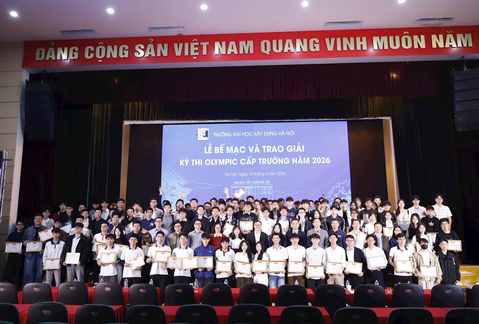 Hanoi University of Civil Engineering successfully organized the closing ceremony and awards presentation for the 2026 University-level Olympic Competition.