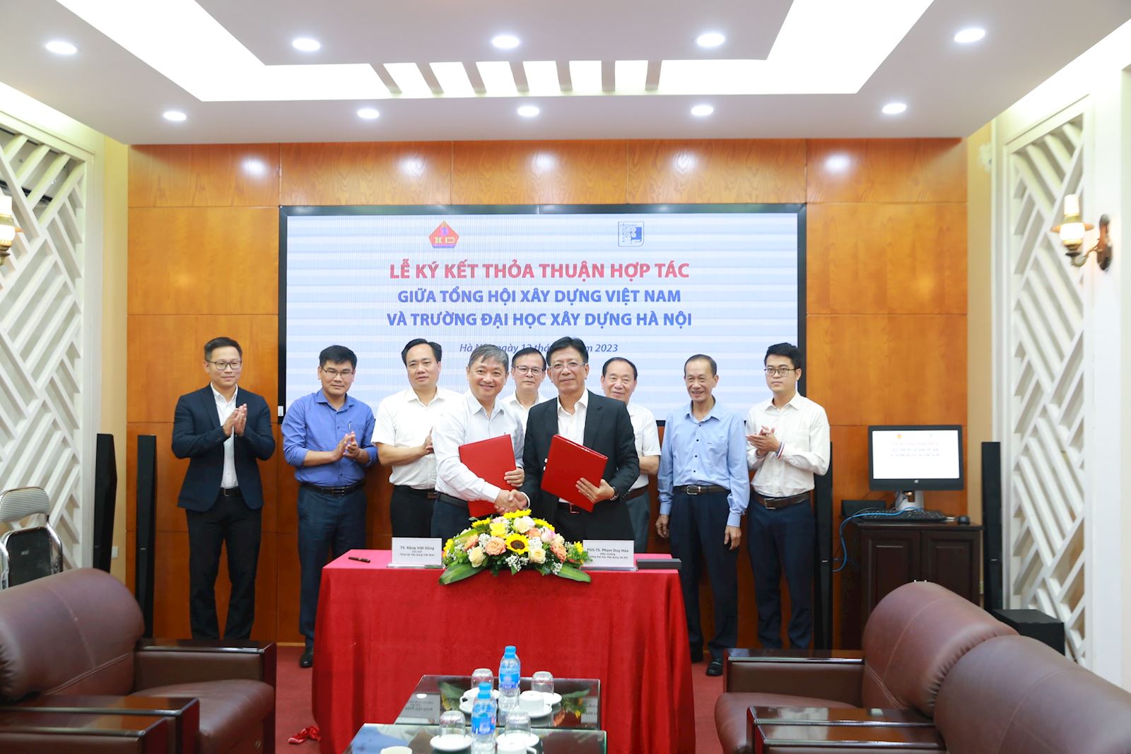SIGNING CEREMONY OF COOPERATION AGREEMENT BETWEEN HANOI UNIVERSITY OF CIVIL ENGINEERING AND VIETNAM CONSTRUCTION GENERAL ASSOCIATION